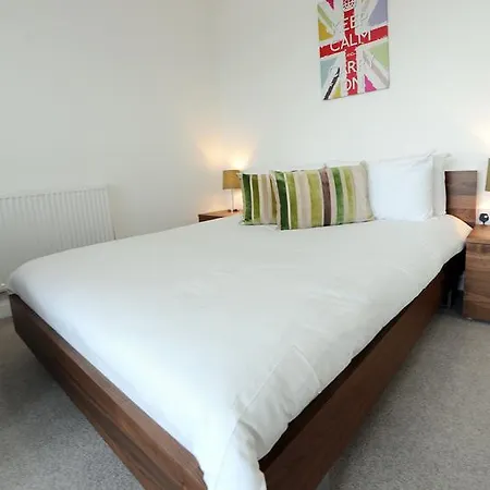 Apple Apartments Limehouse Basin *