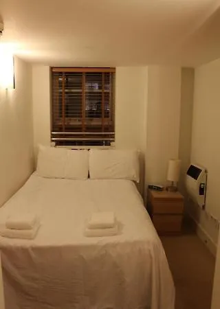 2-bed, 2-bath Sanctuary Near Holborn Station, Covent Garden & West End London