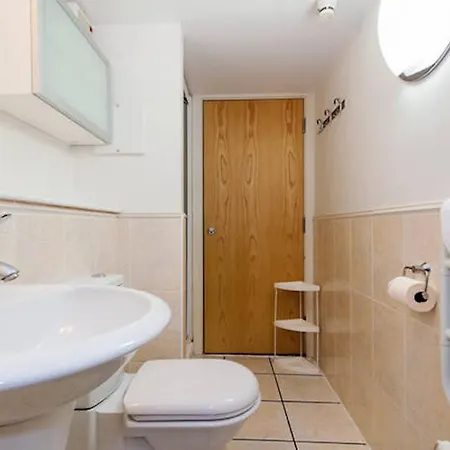 Apartment 2-bed, 2-bath Sanctuary Near Holborn Station, Covent Garden & West End London