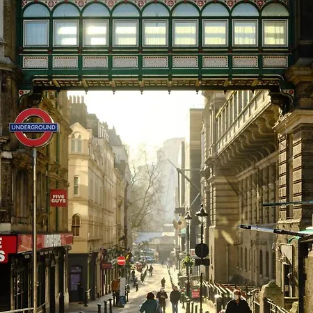 The Clermont London, Charing Cross Hotel Londýn