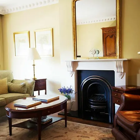 9 Hertford Street * London