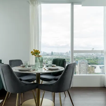 Appartement Luxurious Spacious 2bed Skyline River Views By Canary Wharf Londen