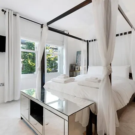 Lovely Newly-renovated 3 Bedroom In Fulham *