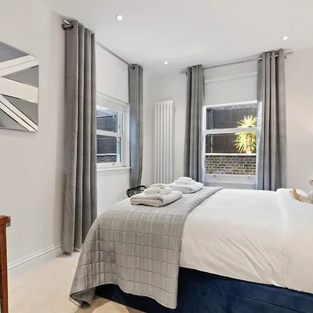 Apartment Lovely Newly-renovated 3 Bedroom In Fulham London