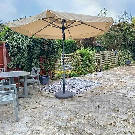 Holiday home 5 Bed/4 Bath At Wembley Stadium & Free Parking