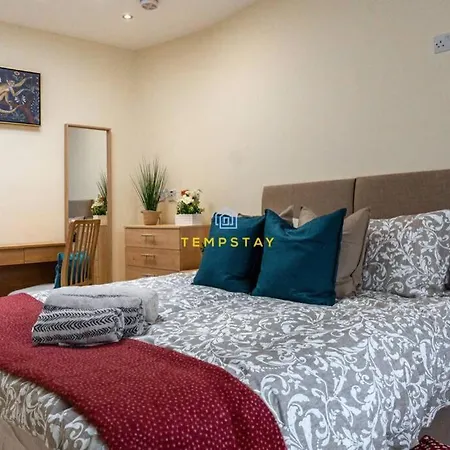 Holiday home 5 Bed/4 Bath At Wembley Stadium & Free Parking London