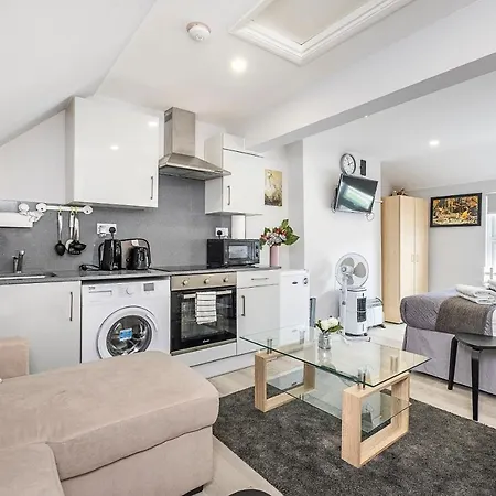Apartment Securematics Superior Studio London