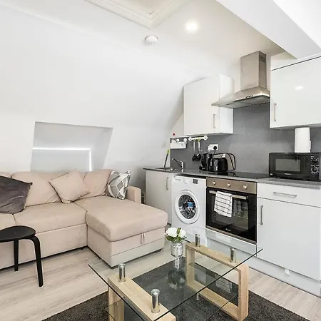 Securematics Superior Studio Apartment *