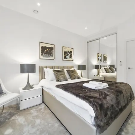 Lux 2 & 3 Bed In Camden Town Free Wifi By Aparts Daire Londra