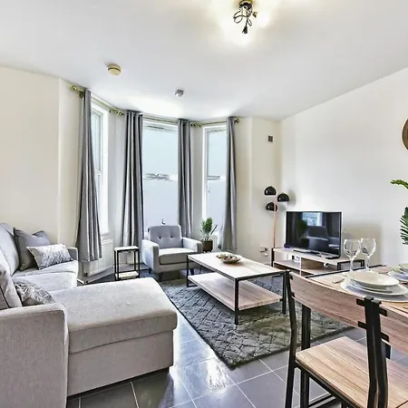Apartment West Serviced Apartments: 2-bed, 2-bath With Parking Near Station
