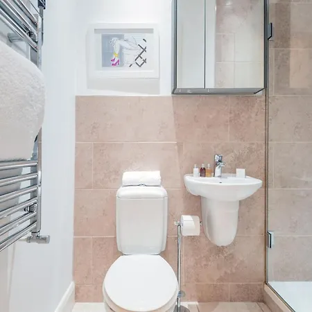 Stunning Near Earl's Court By Underthedoormat