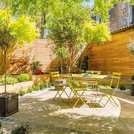 Apartment Stunning Near Earl's Court By Underthedoormat *