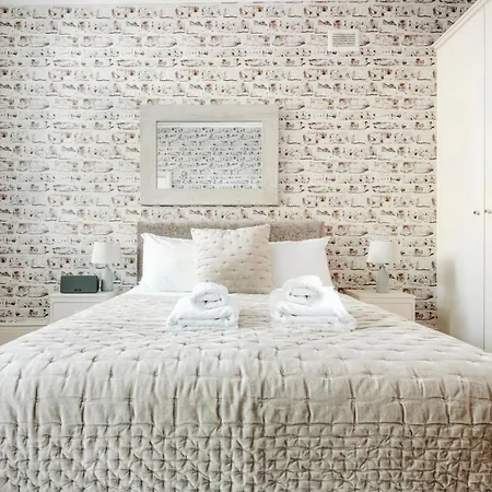 Stunning Near Earl's Court By Underthedoormat