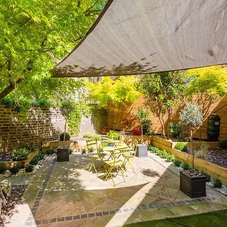 Stunning Near Earl's Court By Underthedoormat