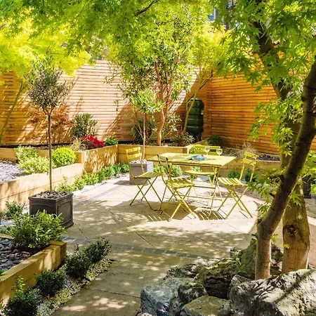 Apartment Stunning Near Earl's Court By Underthedoormat London
