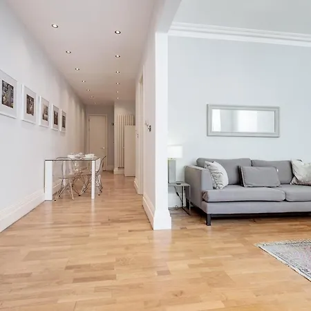 Stunning Near Earl's Court By Underthedoormat London
