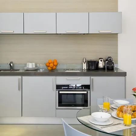Aparthotel Templeton Place By Supercity 4*