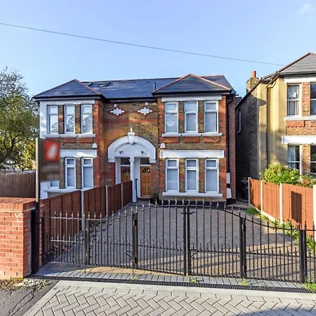 Homestay Blythe Park House London