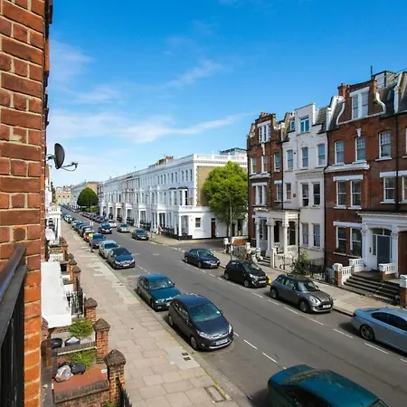 Guestready - West Kensington Wbalcony Apartment London
