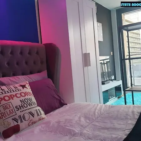 80s Retro 1bed Studio Serviced Canary Wharf Perfect For Solo & Couple Travellers * London