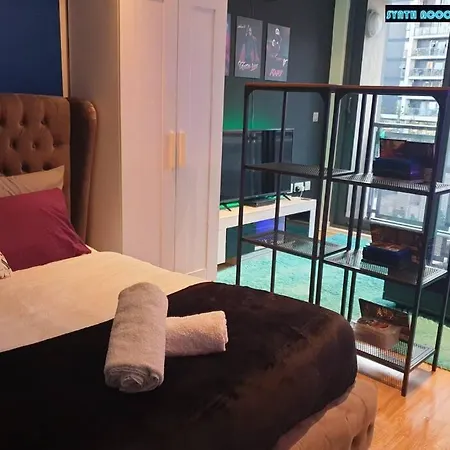 80s Retro 1bed Studio Serviced Canary Wharf Perfect For Solo & Couple Travellers * London