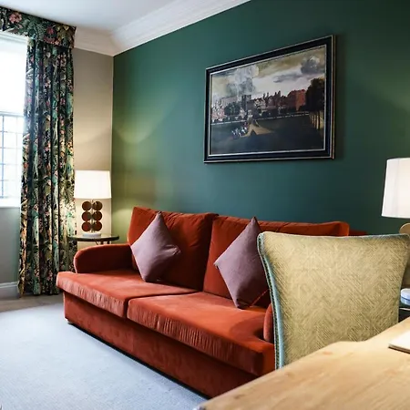 Hotel The White Hart 3*