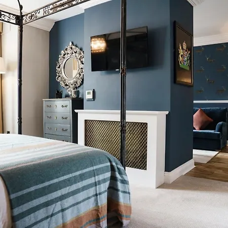 The White Hart 3*