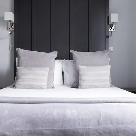 The Kingston 1 Hotell
