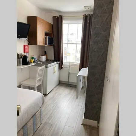 F19- Bright Studio For 1 Near Paddington Apartment *
