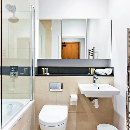 Highbury Holloway - Conveinent Location London