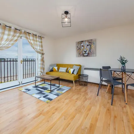 By Rehoboth - 23 Thames View - Upper - Woolwich * London