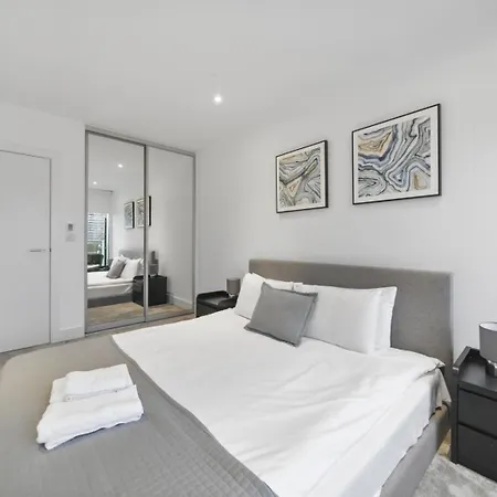 Lux 2 & 3 Bed In Camden Town Free Wifi By Aparts London