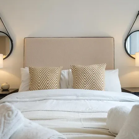 Luxurious Spacious 2bed Skyline River Views By Canary Wharf