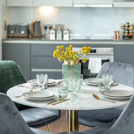 Luxurious Spacious 2bed Skyline River Views By Canary Wharf Appartement Londen