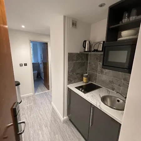 Roland House Apartment *