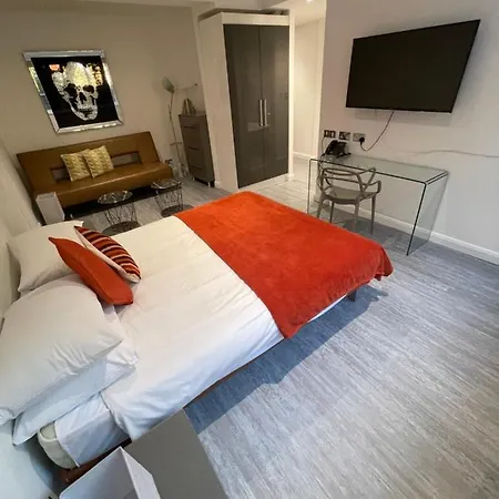 Roland House Apartment London