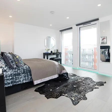 Premier Penthouse * London