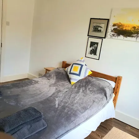 In Queen's Park Homestay