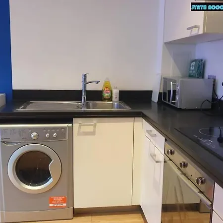 80s Retro 1bed Studio Serviced Canary Wharf Perfect For Solo & Couple Travellers * London