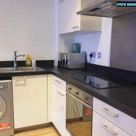 Apartment 80s Retro 1bed Studio Serviced Canary Wharf Perfect For Solo & Couple Travellers *