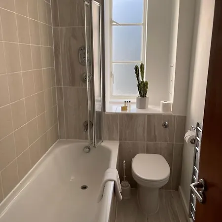 Roland House Apartment