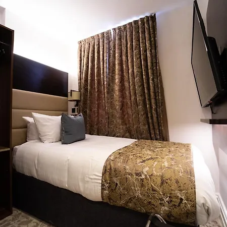 Rove Hotel 4*