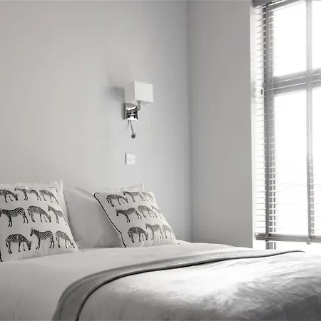 Hotell The Kingston 1 *