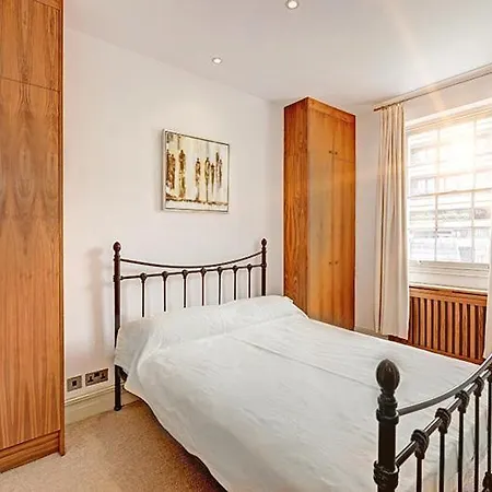 Luxury Massive Townhouse By Harrods * London