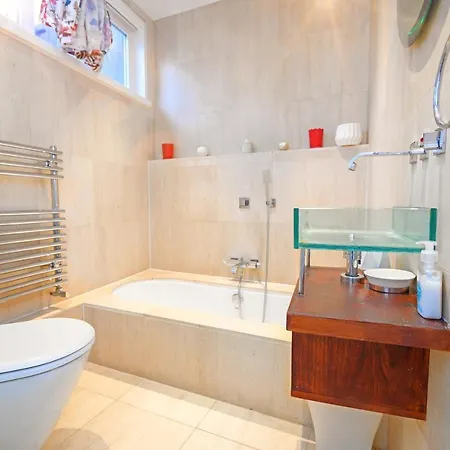Luxury Massive Townhouse By Harrods Apartment