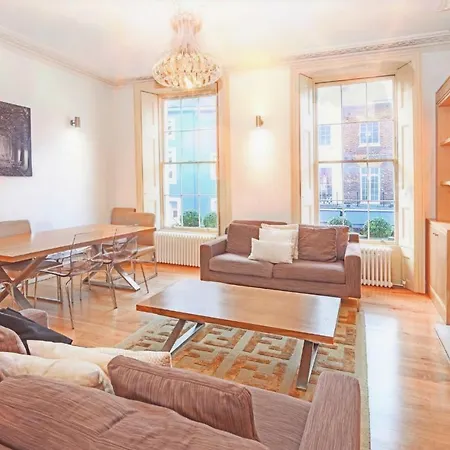 Luxury Massive Townhouse By Harrods London