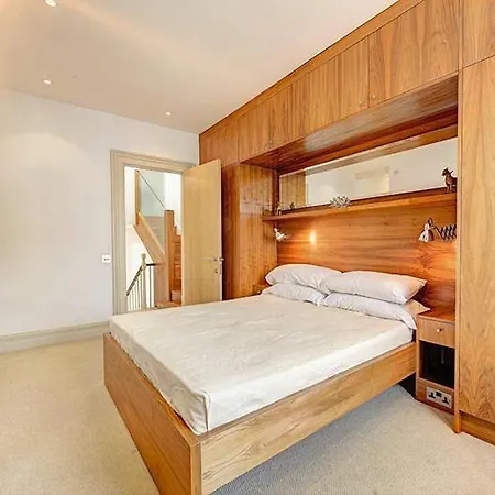 Luxury Massive Townhouse By Harrods