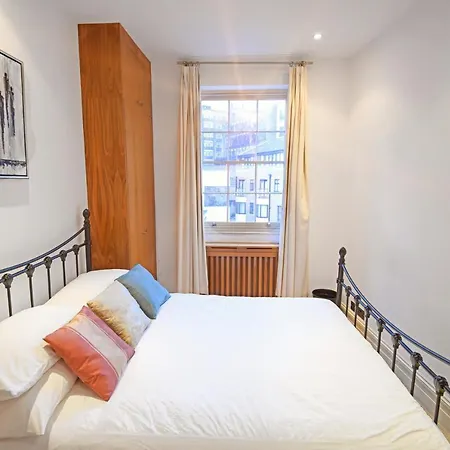 Luxury Massive Townhouse By Harrods *