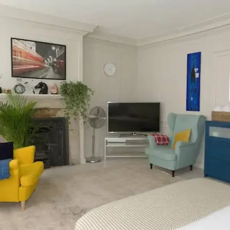 Fabulous Duplex Flat In Covent Garden - 2 Bedroom Apartment *
