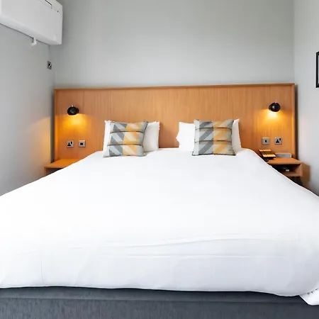 Victoria Hotel 2*